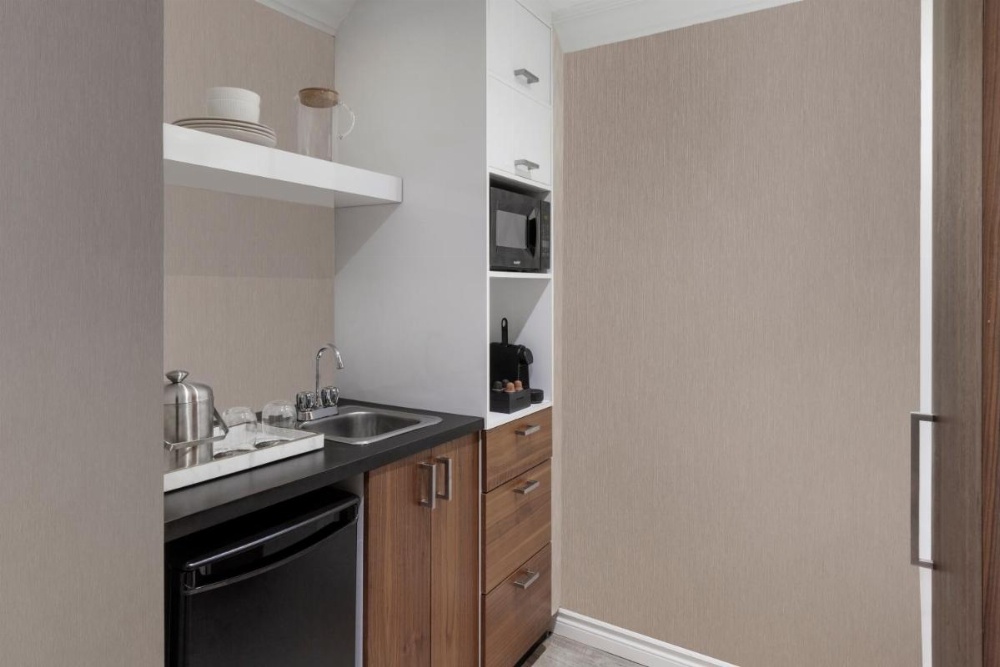 Room image 3